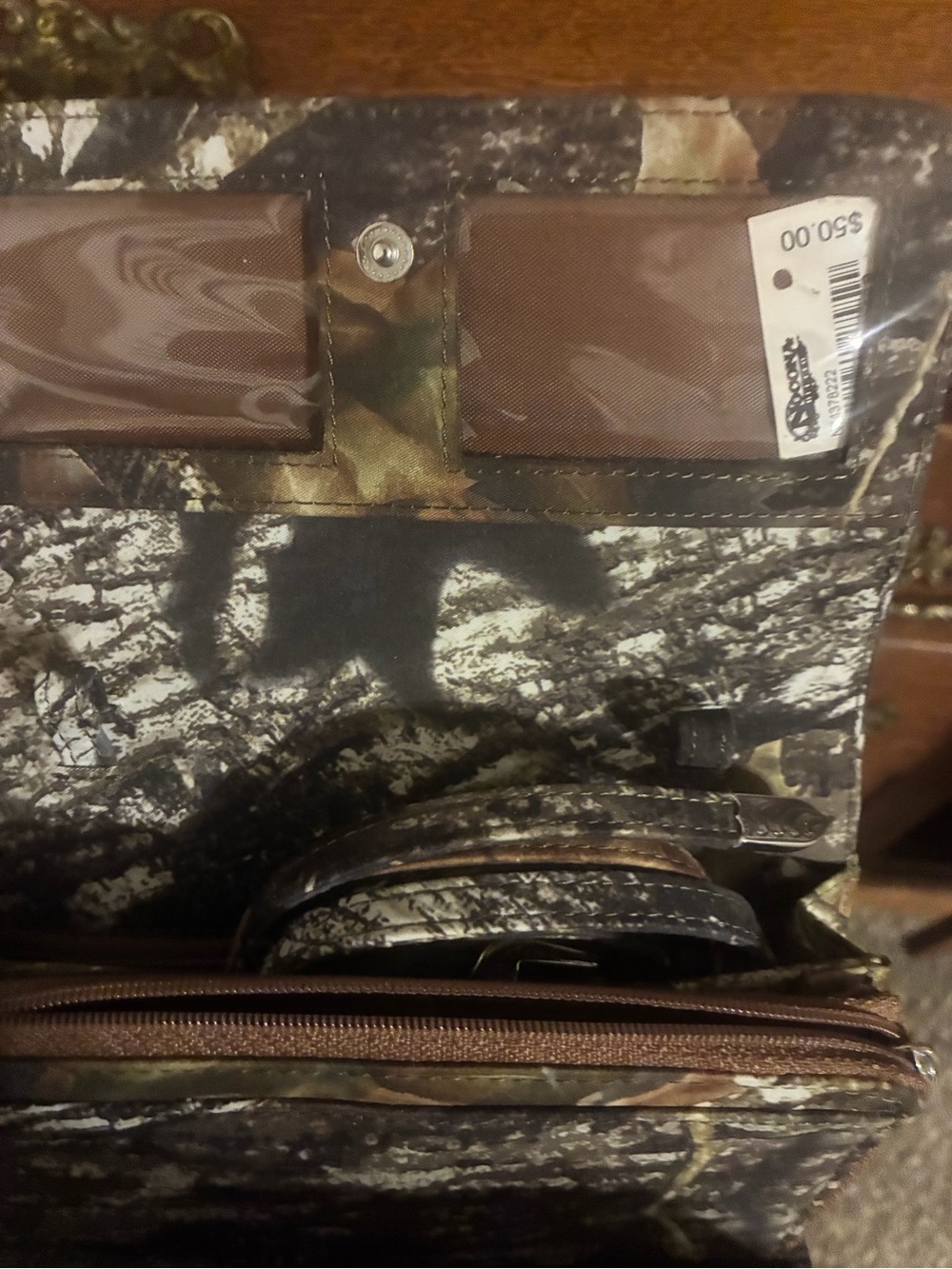 Mossy Oak Brown and Green Camo Crossbody Wallet - Picture 6 of 8